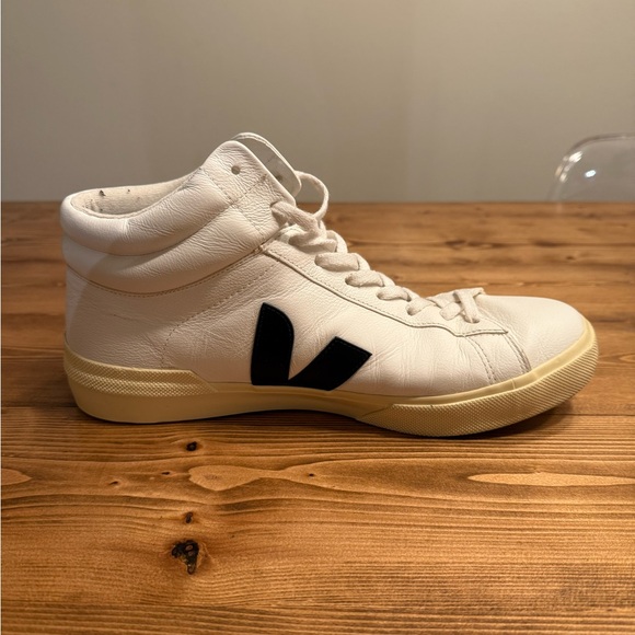 Veja V-15 LEATHER WHITE BLACK (previous version) - Picture 3 of 9